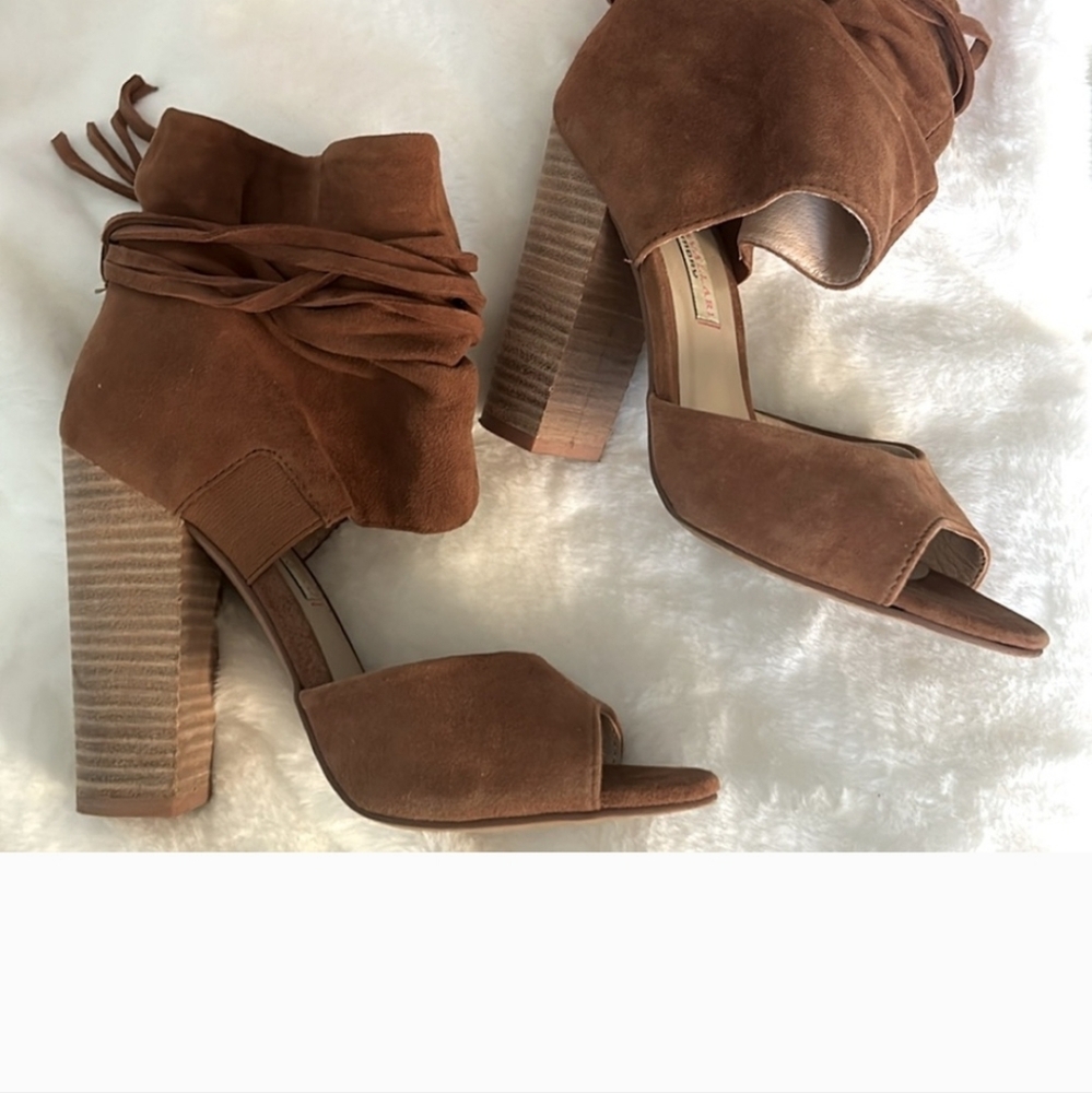 Chinese Laundry Genuine Suede Heels Tan Coachella Festival Boho Chic with Box